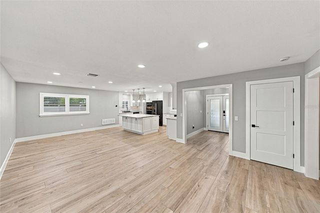 214 S TREASURE DRIVE, Tampa, FL 33609