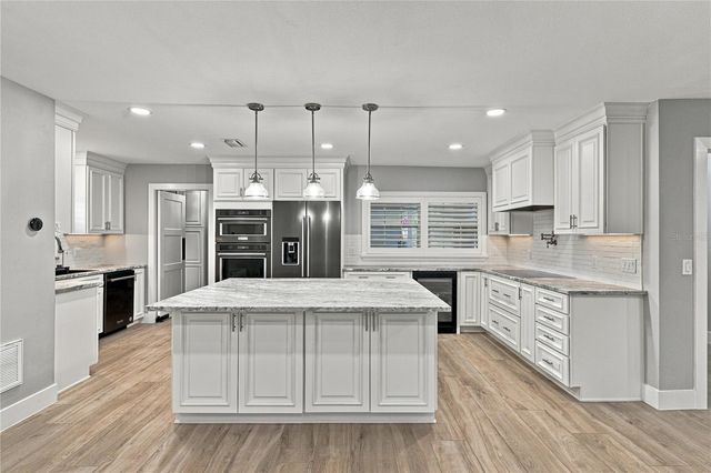 214 S TREASURE DRIVE, Tampa, FL 33609