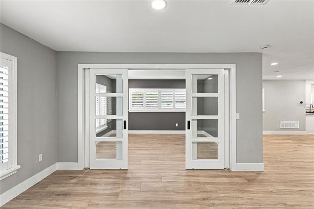 214 S TREASURE DRIVE, Tampa, FL 33609