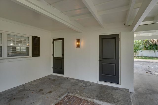 214 S TREASURE DRIVE, Tampa, FL 33609