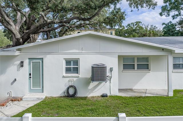 214 S TREASURE DRIVE, Tampa, FL 33609