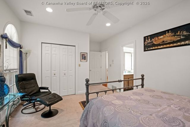 203 Quarry Ridge East Road, Charleston, WV 25304