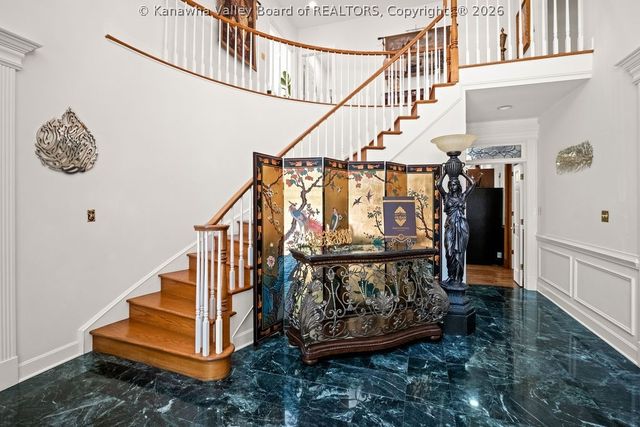 203 Quarry Ridge East Road, Charleston, WV 25304
