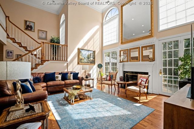 203 Quarry Ridge East Road, Charleston, WV 25304