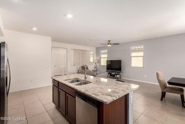 5631 S Ruby Quinn Place, Tucson, AZ 85757