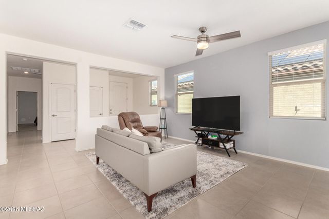 5631 S Ruby Quinn Place, Tucson, AZ 85757