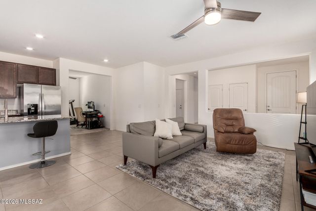 5631 S Ruby Quinn Place, Tucson, AZ 85757