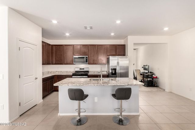 5631 S Ruby Quinn Place, Tucson, AZ 85757