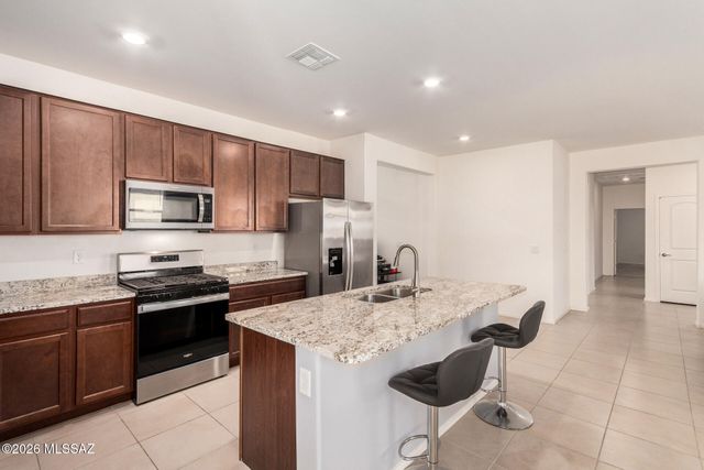 5631 S Ruby Quinn Place, Tucson, AZ 85757