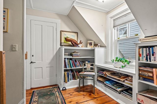 4 Langsford St, Gloucester, MA 01930
