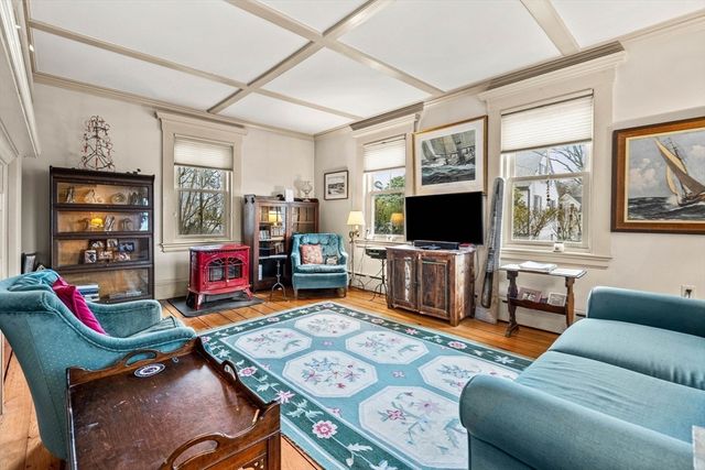 4 Langsford St, Gloucester, MA 01930