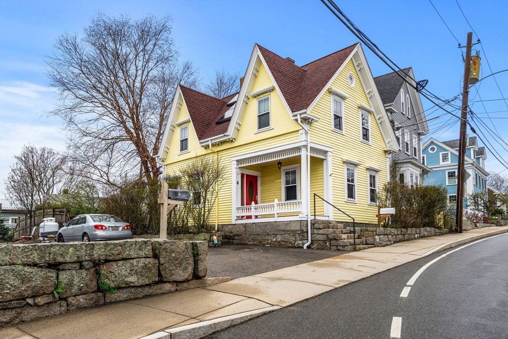 4 Langsford St, Gloucester, MA 01930
