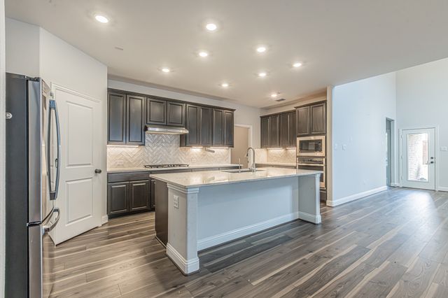 1934 Stonebrook Street, Celina, TX 75009