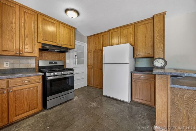 15083 State Highway 82, Tahlequah, OK 74464