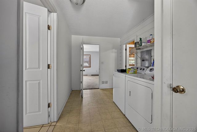15083 State Highway 82, Tahlequah, OK 74464