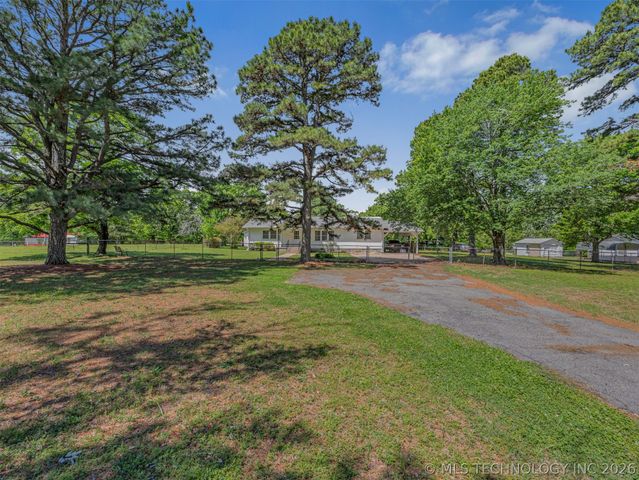 15083 State Highway 82, Tahlequah, OK 74464