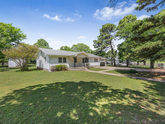 15083 State Highway 82, Tahlequah, OK 74464