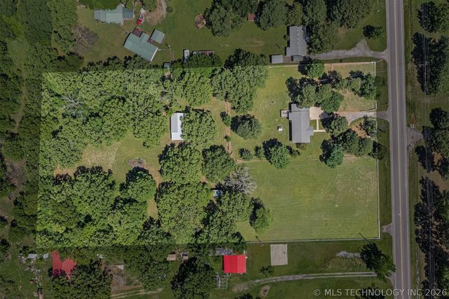 15083 State Highway 82, Tahlequah, OK 74464