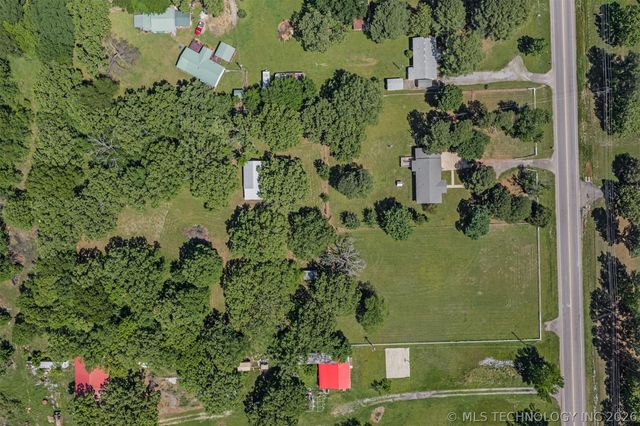 15083 State Highway 82, Tahlequah, OK 74464
