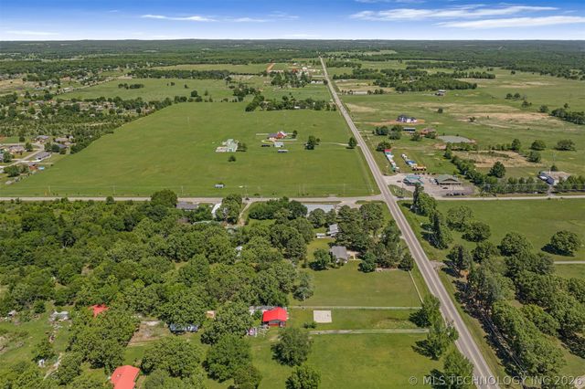 15083 State Highway 82, Tahlequah, OK 74464