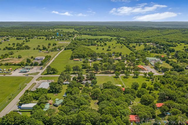 15083 State Highway 82, Tahlequah, OK 74464