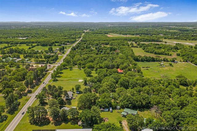 15083 State Highway 82, Tahlequah, OK 74464