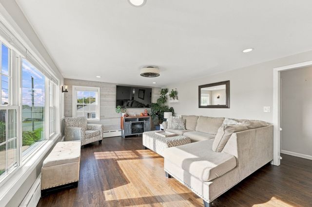258 Goodwin St, Fall River, MA 02724