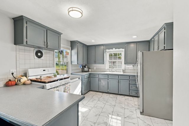258 Goodwin St, Fall River, MA 02724