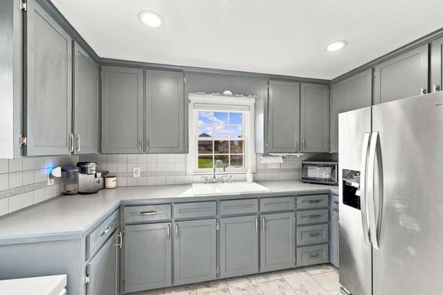 258 Goodwin St, Fall River, MA 02724