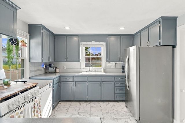 258 Goodwin St, Fall River, MA 02724