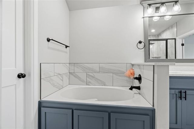 14108 Upper Village Drive, Piedmont, OK 73078