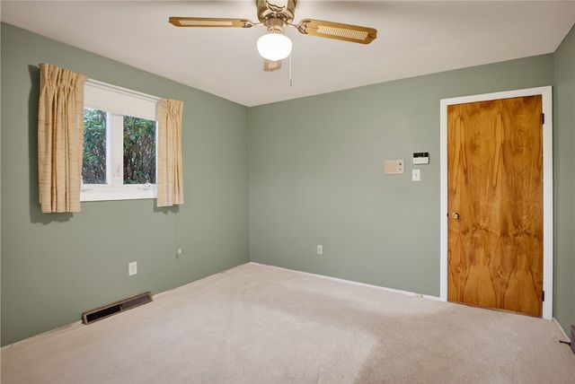 236 Locust Ave, Chartiers, PA 15342