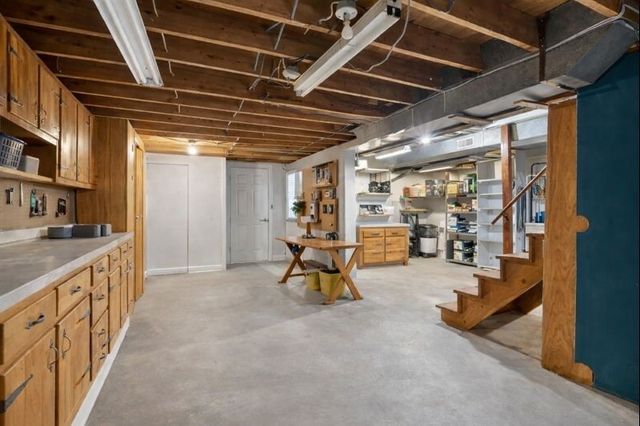 236 Locust Ave, Chartiers, PA 15342