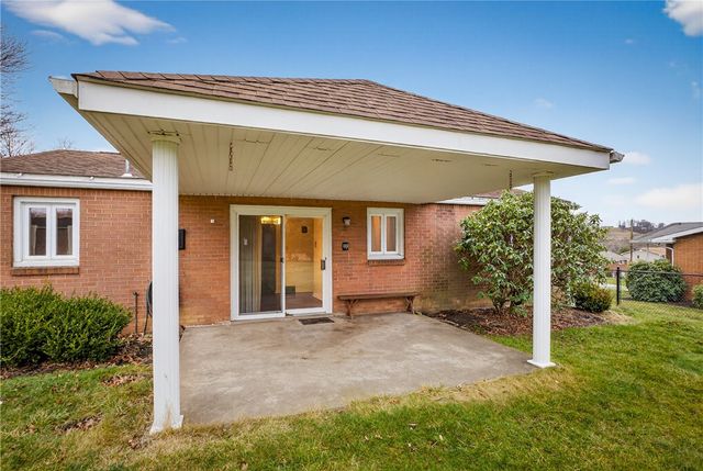 236 Locust Ave, Chartiers, PA 15342