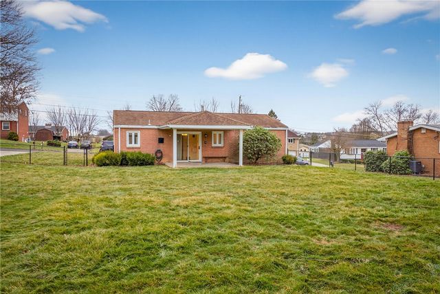 236 Locust Ave, Chartiers, PA 15342