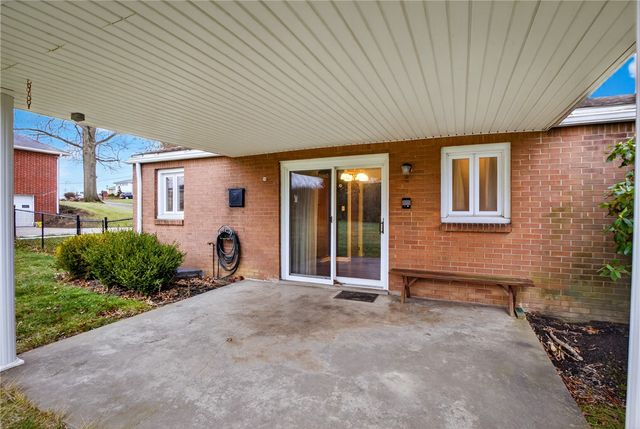 236 Locust Ave, Chartiers, PA 15342