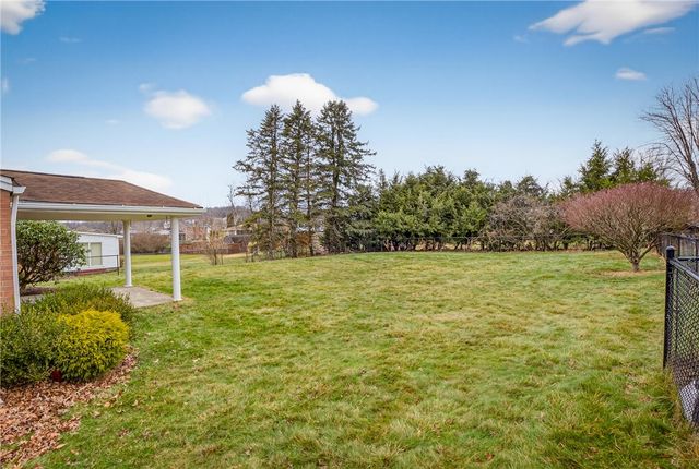 236 Locust Ave, Chartiers, PA 15342