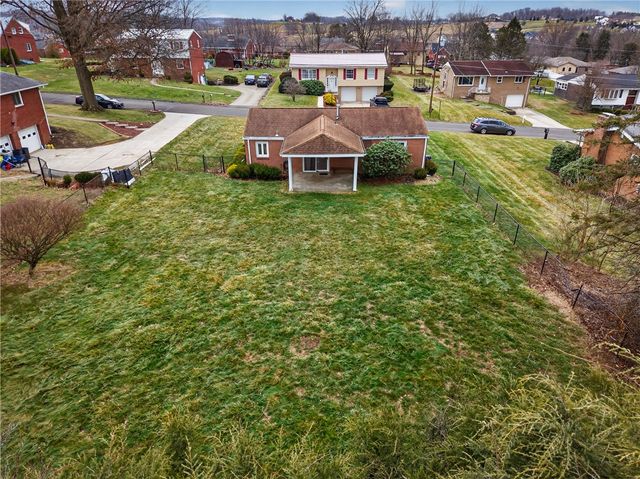 236 Locust Ave, Chartiers, PA 15342