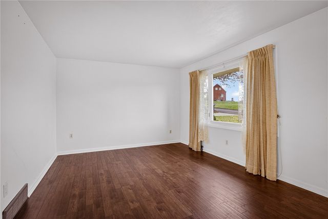 236 Locust Ave, Chartiers, PA 15342