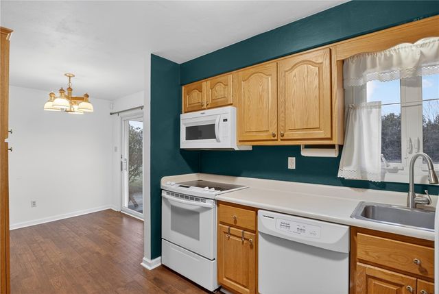 236 Locust Ave, Chartiers, PA 15342