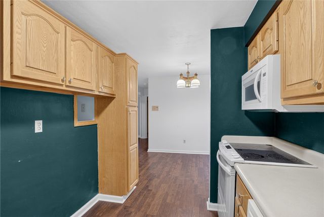 236 Locust Ave, Chartiers, PA 15342