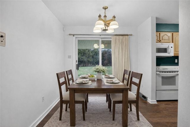 236 Locust Ave, Chartiers, PA 15342