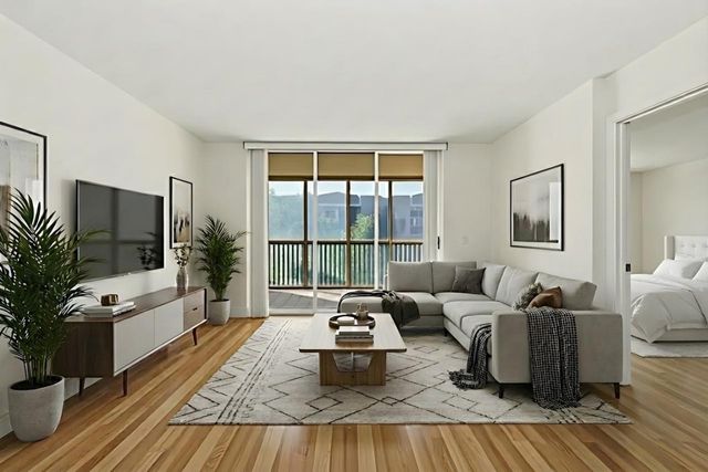 7572 Trent Drive 311, Fort Lauderdale, FL 33321