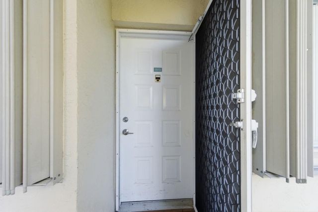 7572 Trent Drive 311, Fort Lauderdale, FL 33321