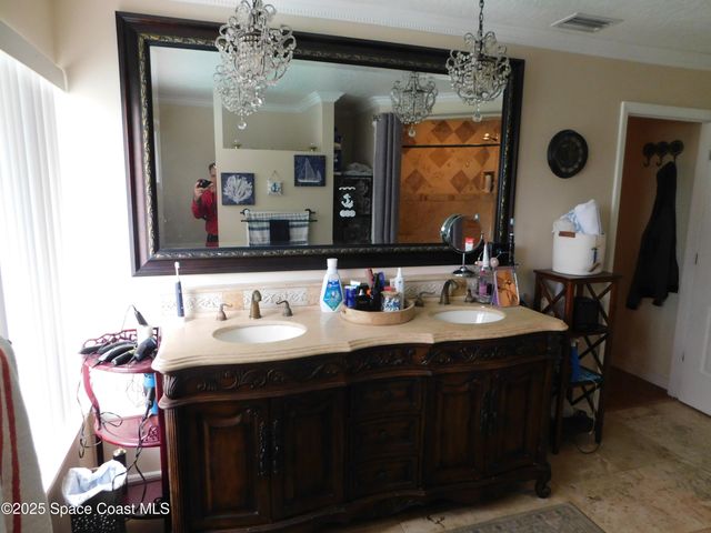 1131 Fairway Court NE, Palm Bay, FL 32905