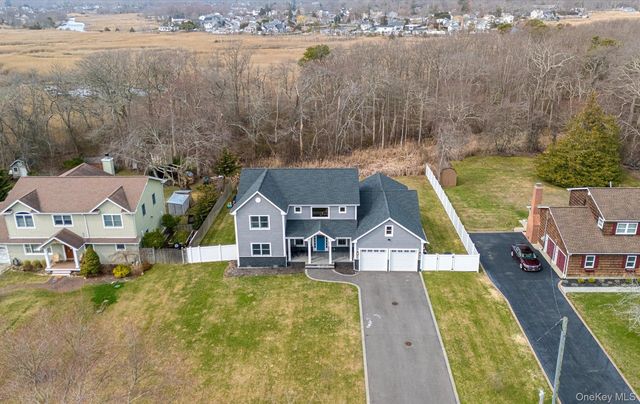 270 Edgewood Avenue, Oakdale, NY 11769