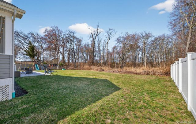 270 Edgewood Avenue, Oakdale, NY 11769