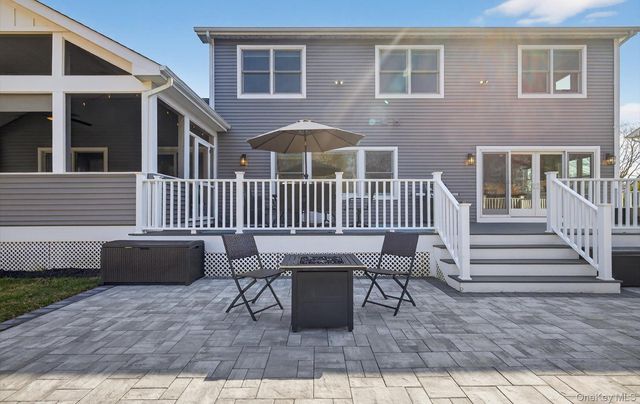 270 Edgewood Avenue, Oakdale, NY 11769