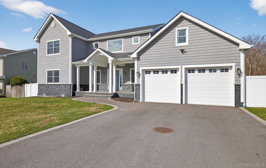 270 Edgewood Avenue, Oakdale, NY 11769