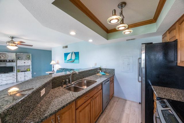 1125 PINELLAS BAYWAY S 305, St Petersburg, FL 33715